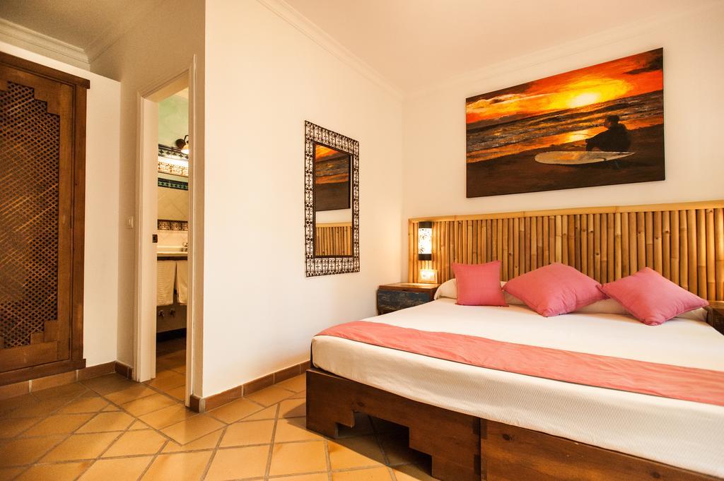 Hotel 100% Fun à Tarifa Extérieur photo